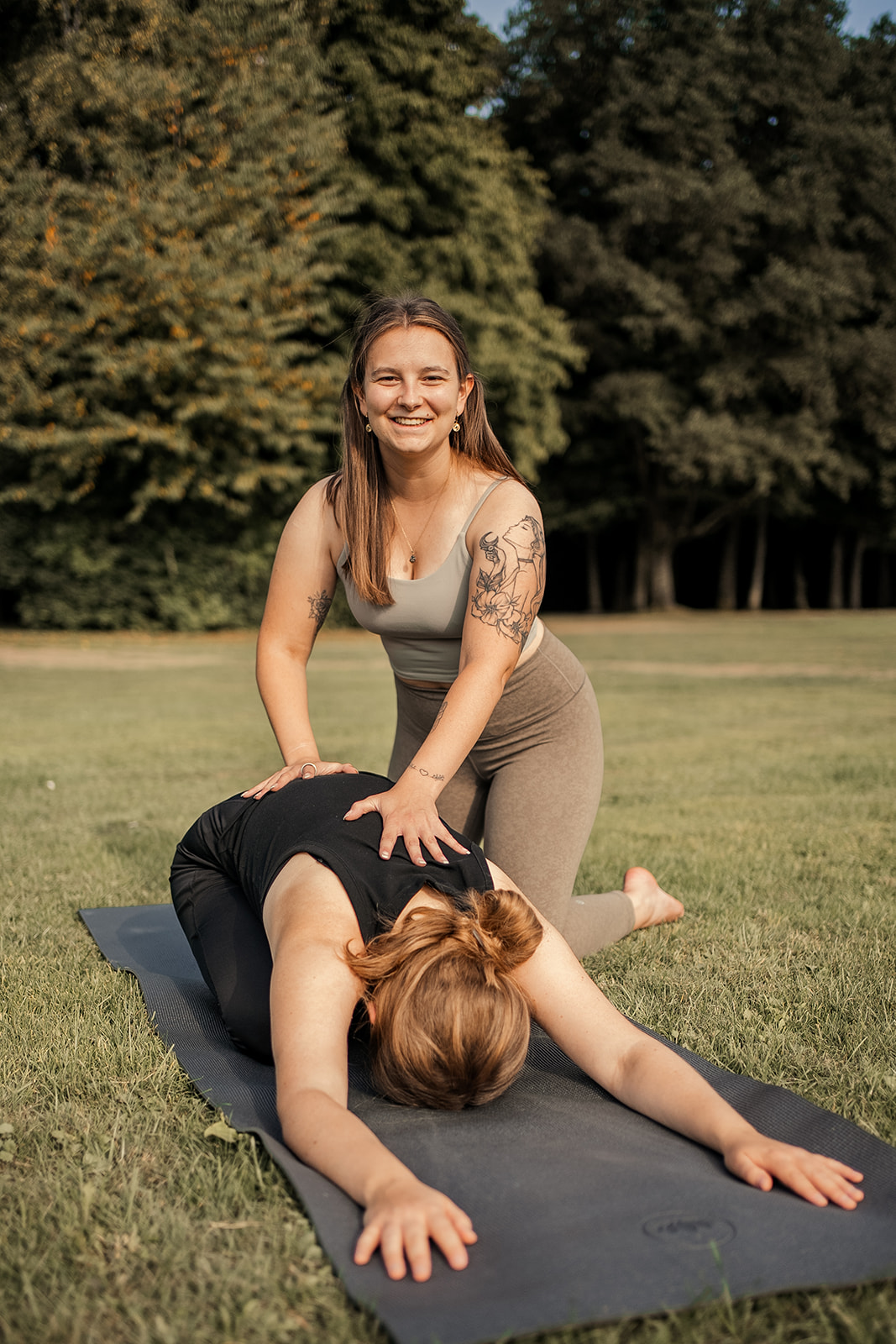 Ruhe und Präsenz im Yoga-Raum